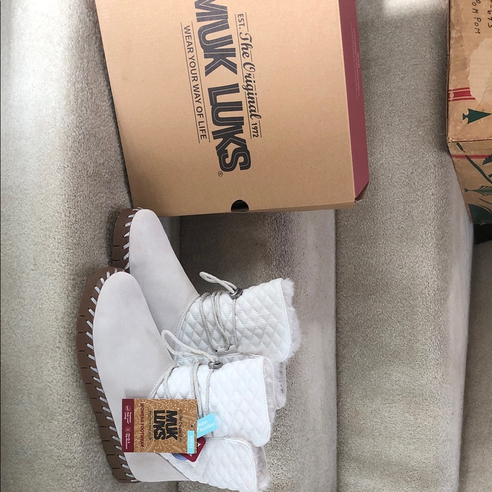 Muk Luks Winter White Quilted and suede Boots